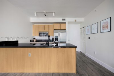 Comprar apartamento no Axis on Brickell North Tower 3723-N
