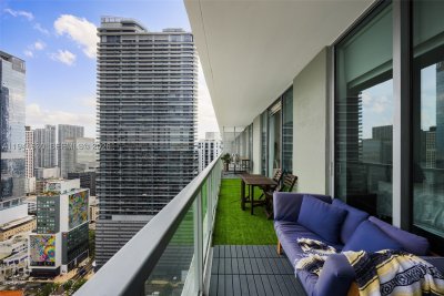 Comprar apartamento no Axis on Brickell North Tower 3723-N