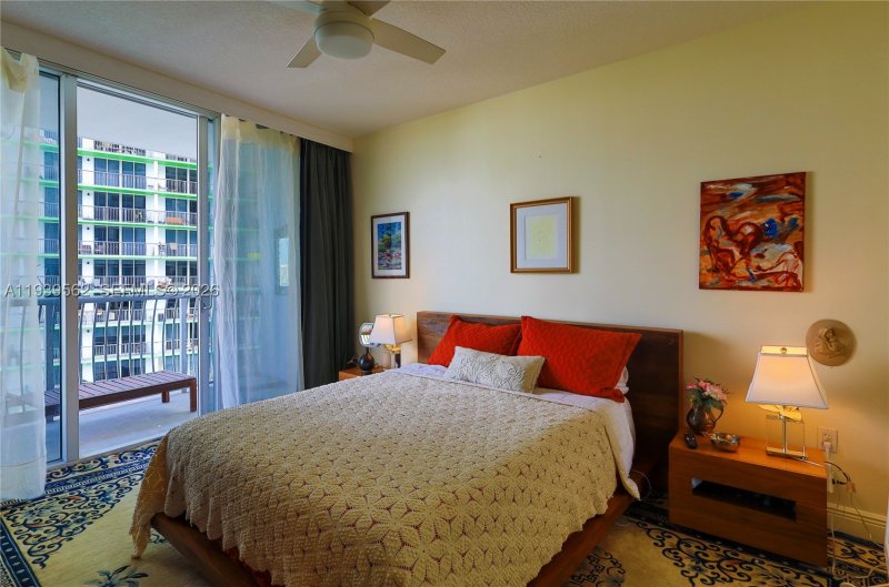 Apartment for rent at Opera Tower 1711