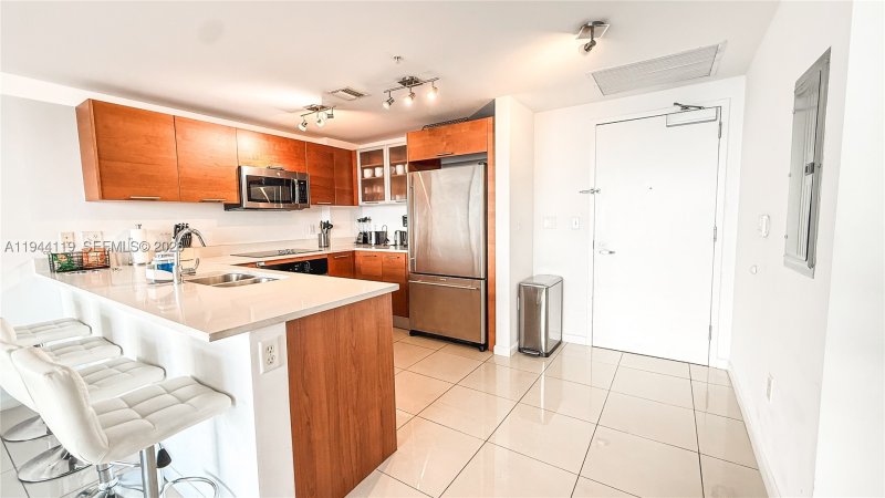 Condo for sale at Midtown Midblock 1110
