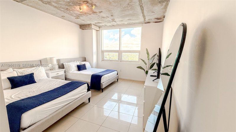 Condo for sale at Midtown Midblock 1110