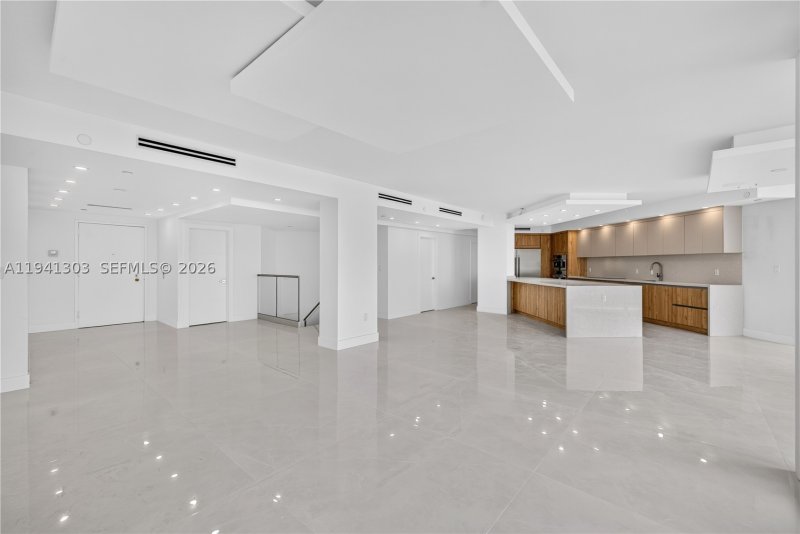 Condo for sale at 4000 Williams Island 2701