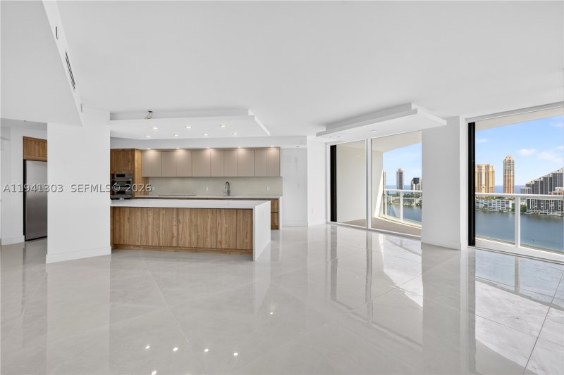 Condo for sale at 4000 Williams Island 2701