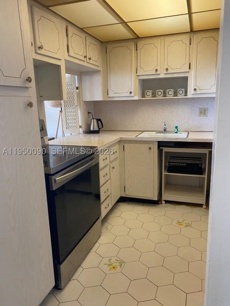 Condo for sale at Imperial Towers 707