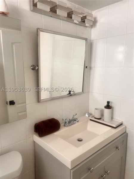 Apartment for rent at Lincoln Towers B902
