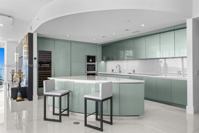 Comprar apartamento no Residences by Armani / Casa 400+ Cabana