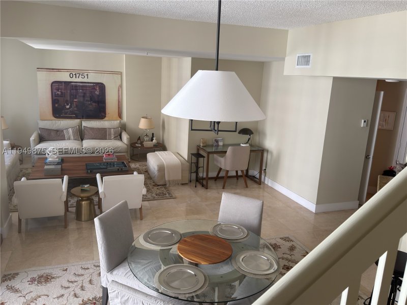 Alquiler de apartamento en Courvoisier Courts PH-08