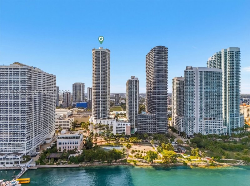 Condo for sale at Opera Tower 1407