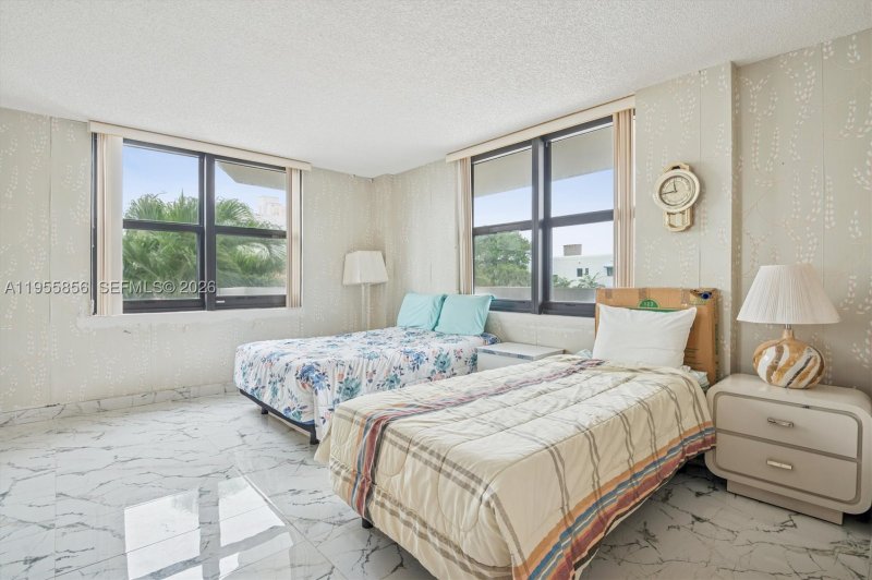 Condo for sale at Vendome Place 202