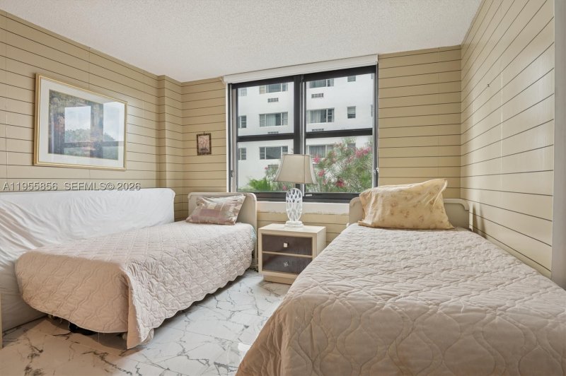 Condo for sale at Vendome Place 202