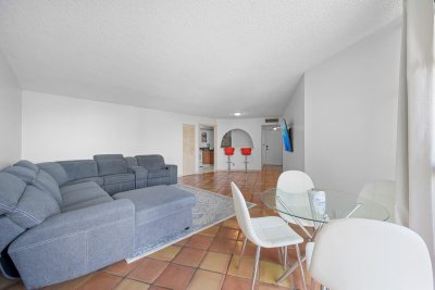 Comprar apartamento en Towers of Oceanview South 1111 (PH11)
