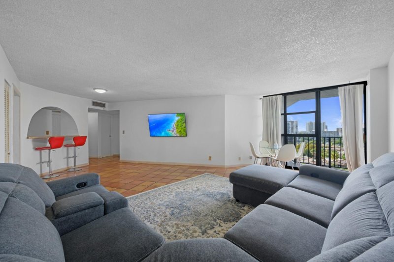 Condo for sale at Towers of Oceanview South 1111 (PH11)