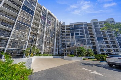 Towers of Oceanview South Apt #1111 (PH11)