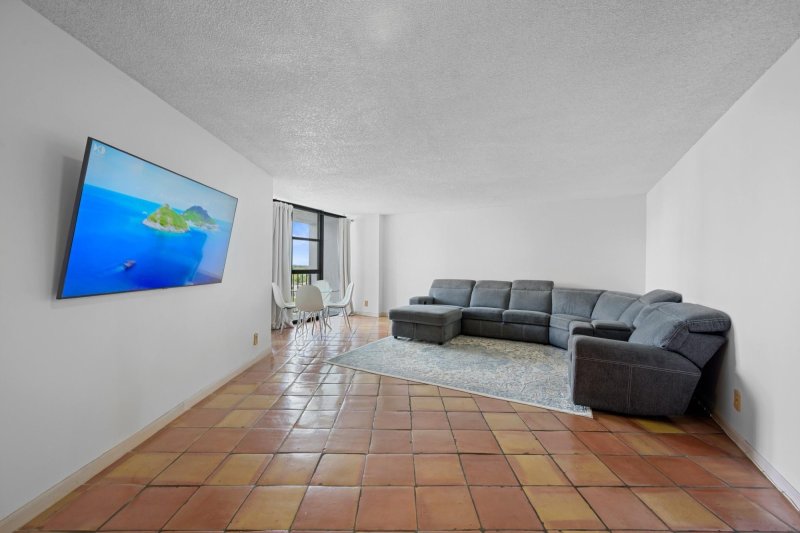 Condo for sale at Towers of Oceanview South 1111 (PH11)