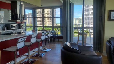 Comprar apartamento en Mystic Pointe 300 913