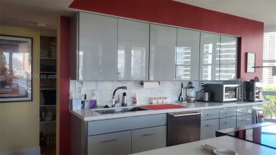 Comprar apartamento en Mystic Pointe 300 913