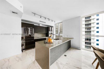 Comprar apartamento en The Bond 2708