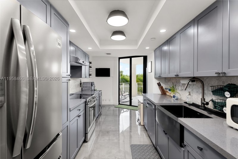 Condo for sale at Towers of Quayside 1 506