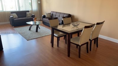 Aluguel de apartamento no Parker Dorado 318