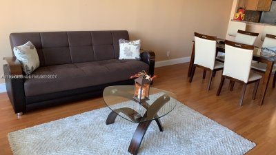 Aluguel de apartamento no Parker Dorado 318