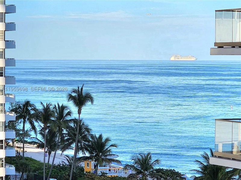 Comprar apartamento en Parker Plaza Estates 823