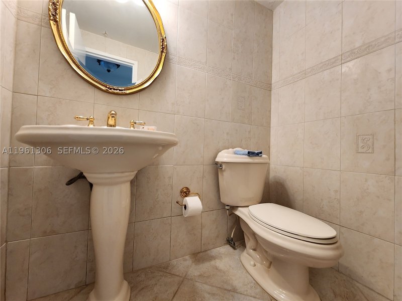 Apartment for rent at Alexander Towers 1215