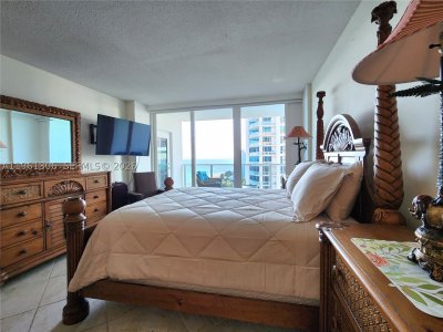 Alquiler de apartamento en Alexander Towers 1215