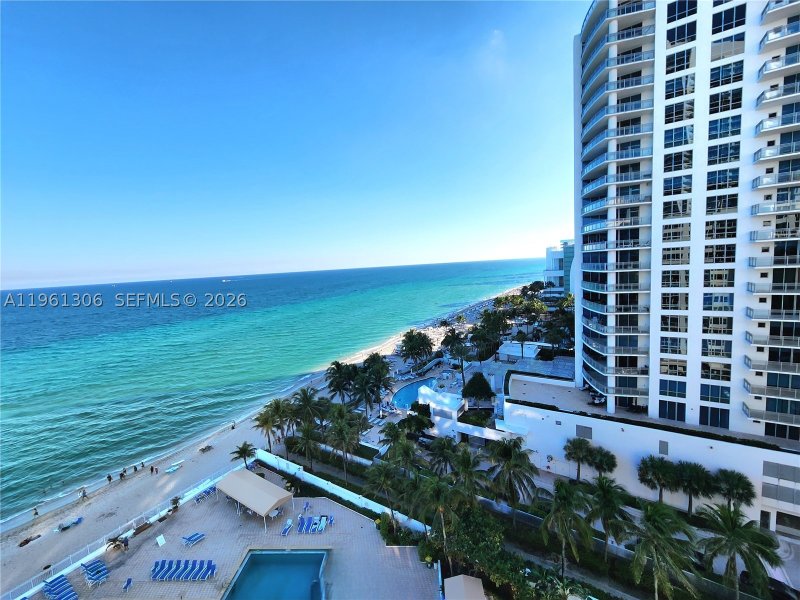 Apartment for rent at Alexander Towers 1215