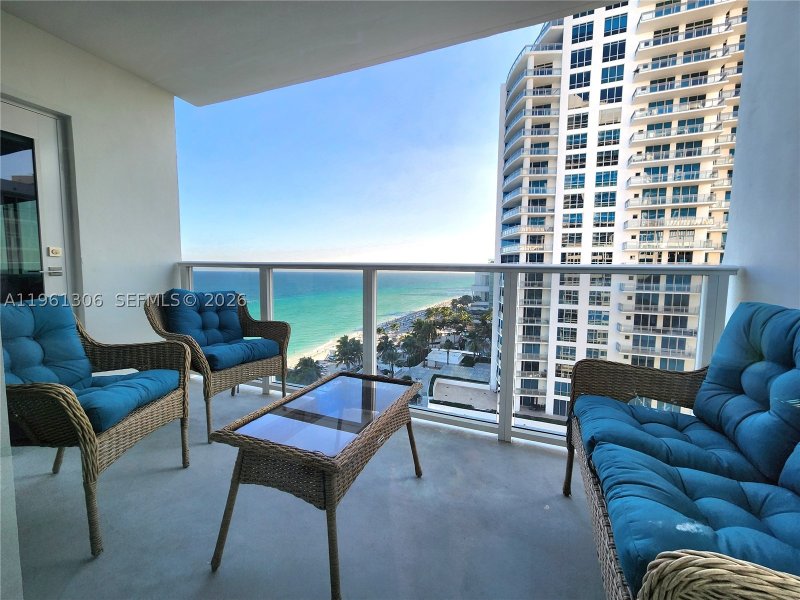 Apartment for rent at Alexander Towers 1215