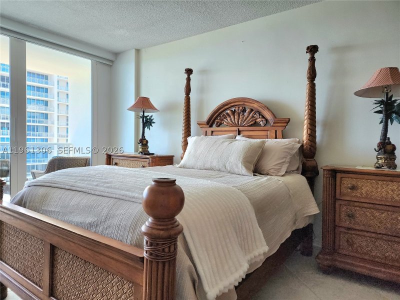 Apartment for rent at Alexander Towers 1215