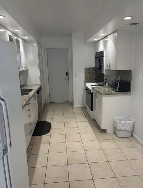 Apartment for rent at La Mer Estates 308