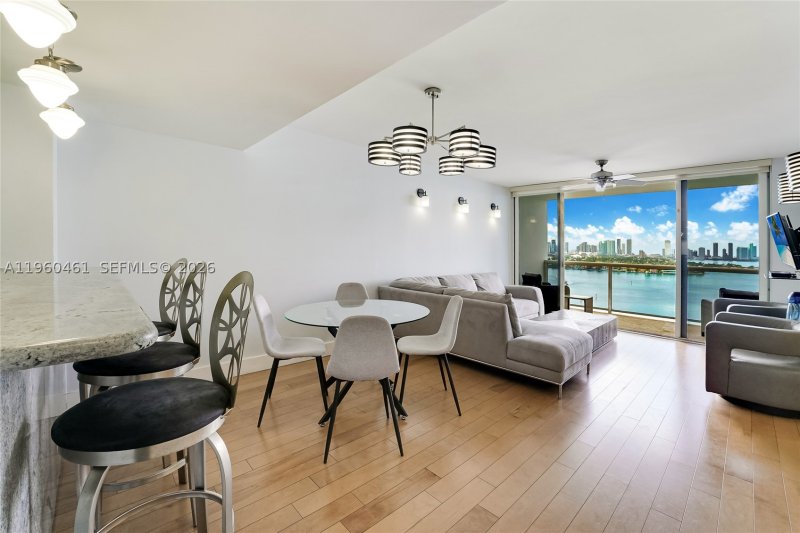 Comprar apartamento no Sunset Harbour North 1806