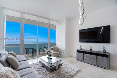 Aluguel de apartamento no Trump Tower One 3803
