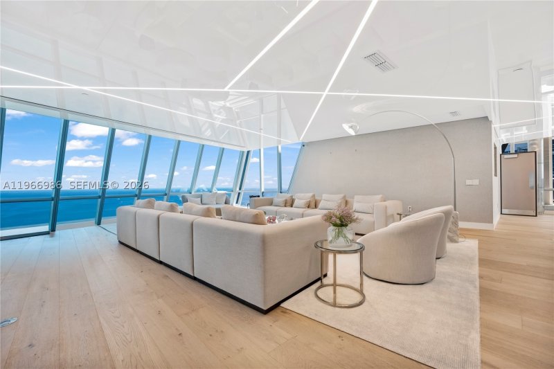 Condo for sale at Jade Ocean 4803