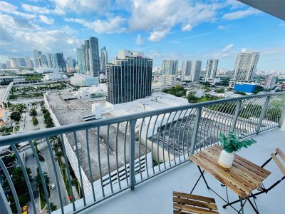 Comprar apartamento no Opera Tower 2710