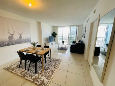 Comprar apartamento no Opera Tower 2710