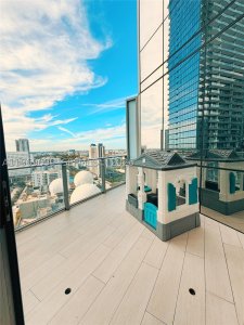 Alquiler de apartamento en Paramount Miami WorldCenter 2212
