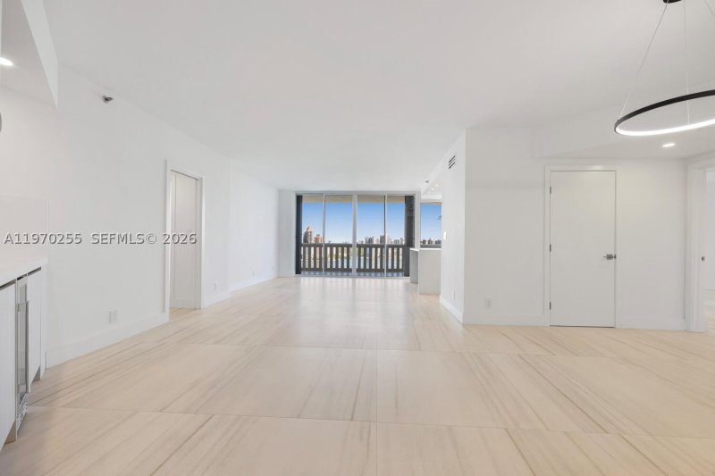 Condo for sale at 3000 Williams Island 2504