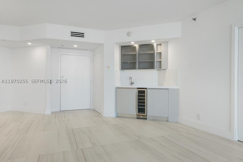 Condo for sale at 3000 Williams Island 2504