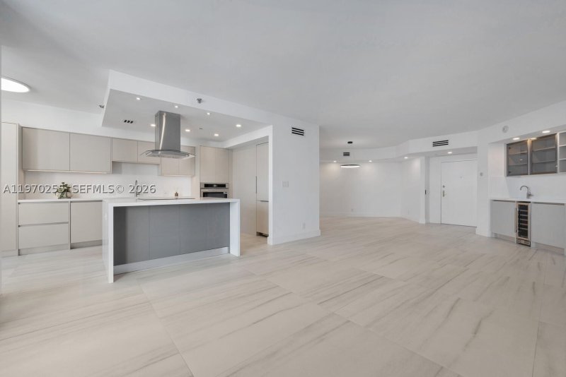 Condo for sale at 3000 Williams Island 2504