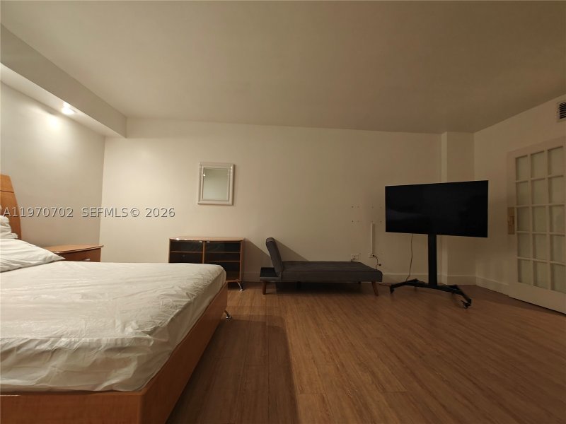 Comprar apartamento no Four Ambassadors 303