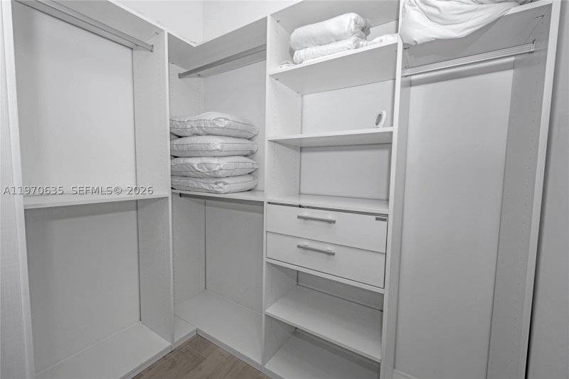 Comprar apartamento en Chateau Beach Residences 1201