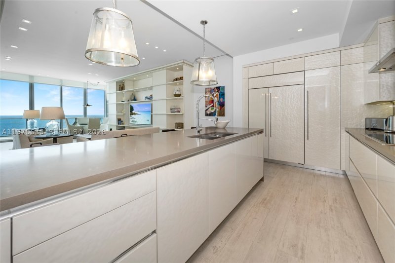 Comprar apartamento en Chateau Beach Residences 1201