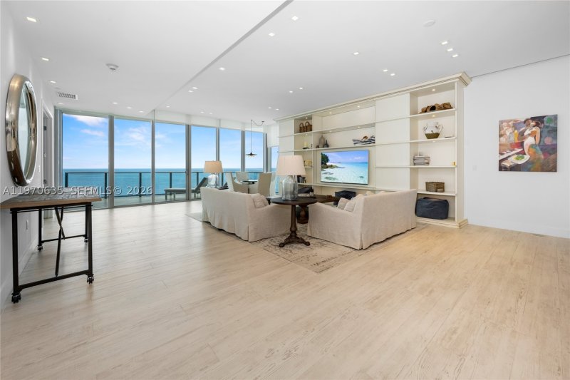 Comprar apartamento en Chateau Beach Residences 1201