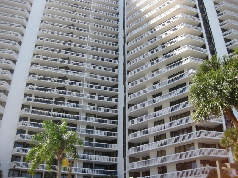 Apartment for rent at Hamptons West 2008