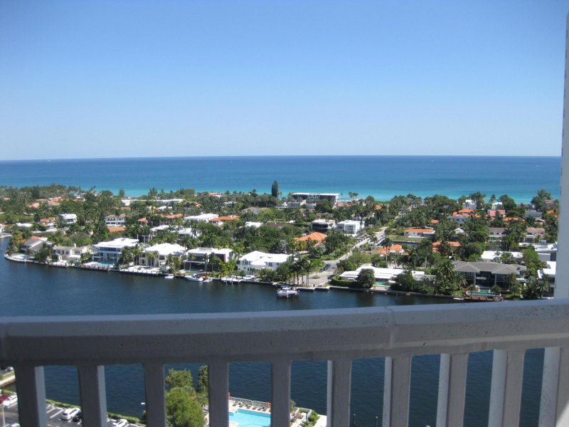Apartment for rent at Hamptons West 2008