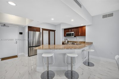 Comprar apartamento en Turnberry Village 714