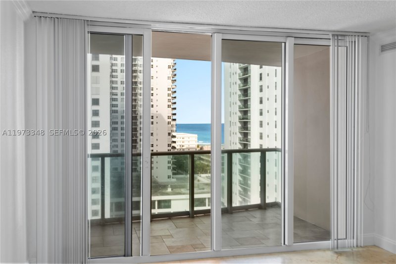 Condo for sale at The Wave Condo 1239