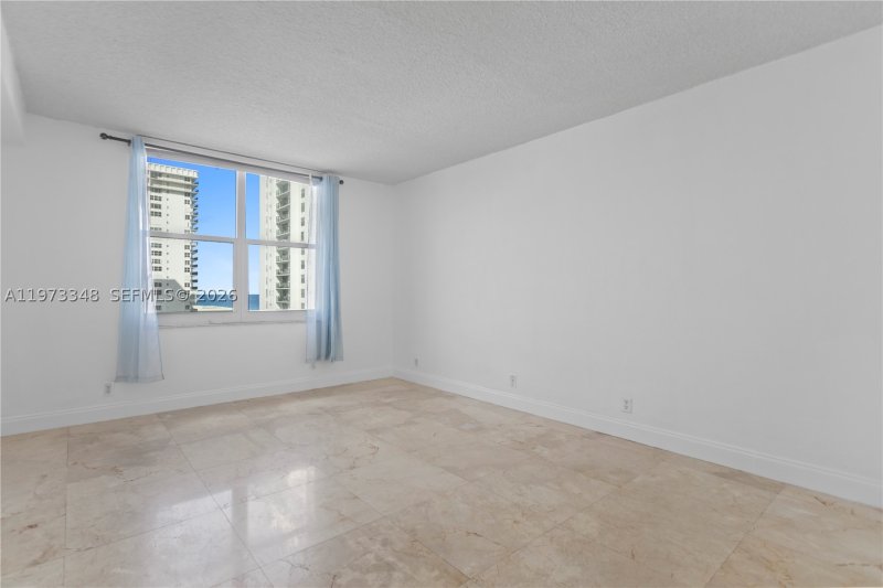 Condo for sale at The Wave Condo 1239