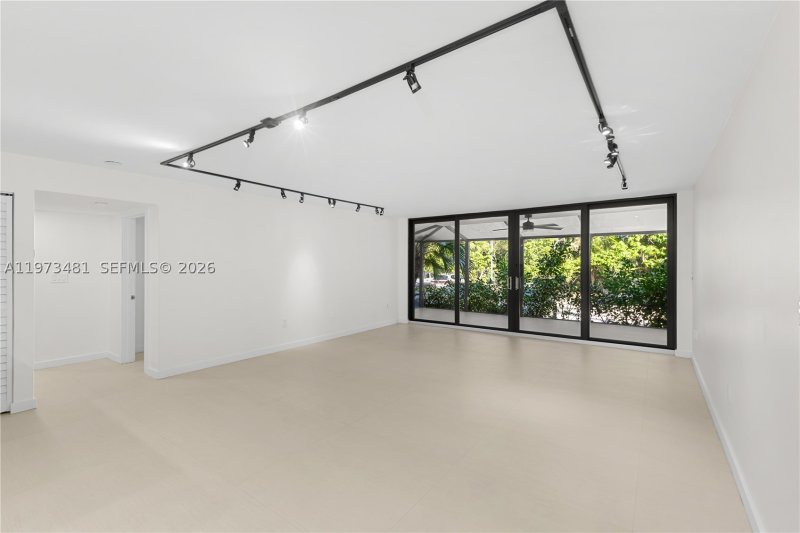 Apartment for rent at Ocean Village 1012